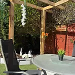 Superb Triple Near Airport - 4 Dublin