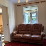 Superb Triple Near Airport - 4 *