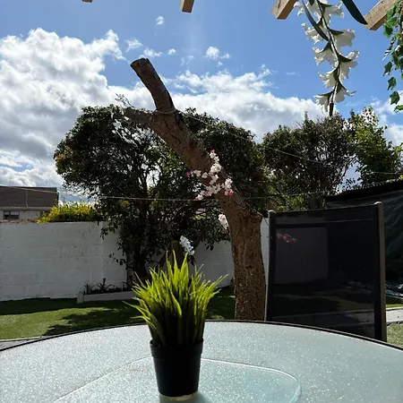 Superb Triple Near Airport - 4 بيت ضيافة *