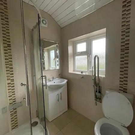 Superb Triple Near Airport - 4 Pensionat Dublin