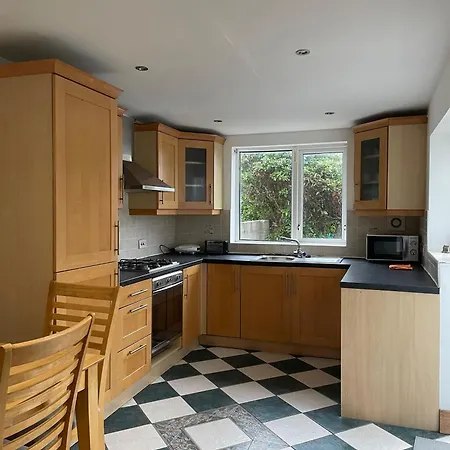 Superb Triple Near Airport - 4 Guest house