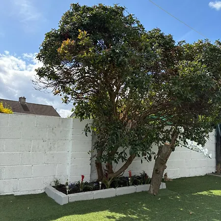 بيت ضيافة Superb Triple Near Airport - 4 *