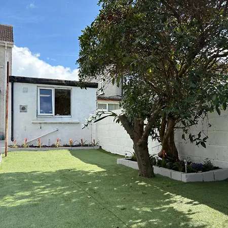 Superb Triple Near Airport - 4 Guest house Dublin