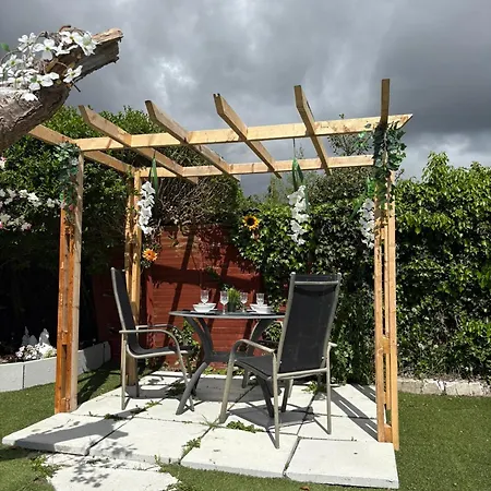 Superb Triple Near Airport - 4 Maison d'hôtes Dublin