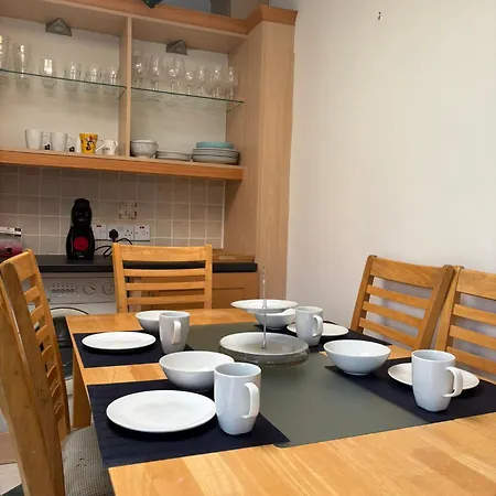 Superb Triple Near Airport - 4 Guest house