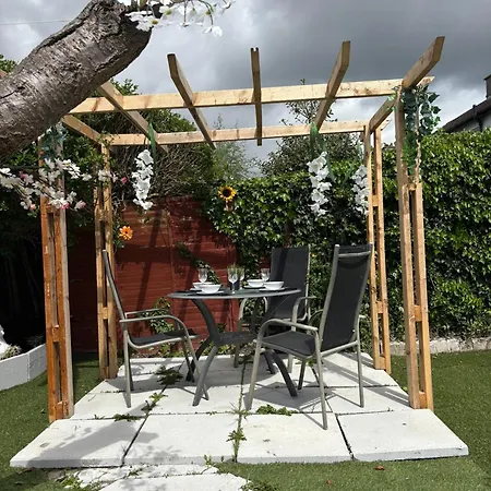 Guest house Superb Triple Near Airport - 4 Dublin