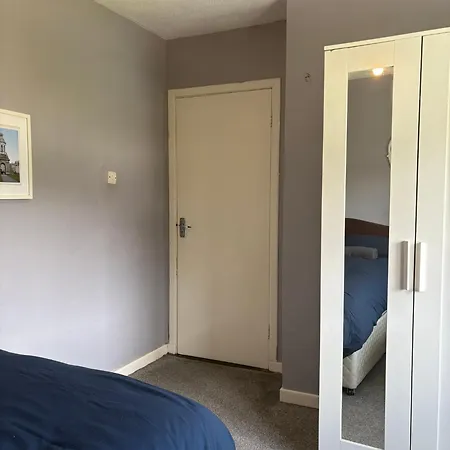 Maison d'hôtes Superb Triple Near Airport - 4 *