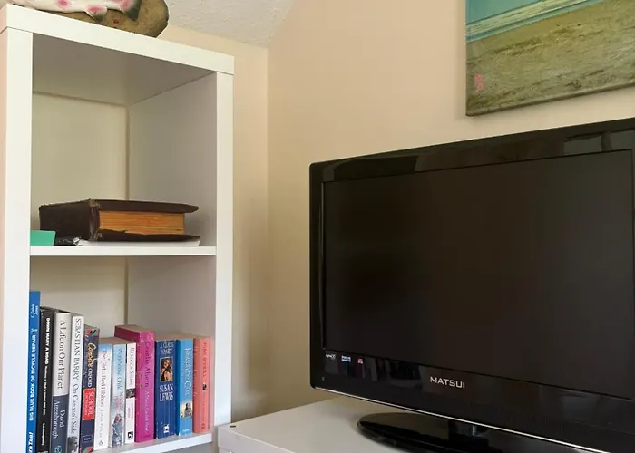 Superb Triple Near Airport - 4 بيت ضيافة